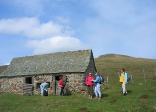  在圣雅克德孔波斯泰尔徒步旅行 